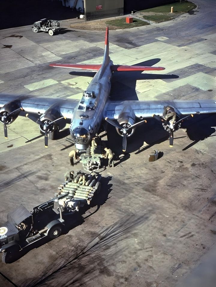 B-17 and it's payload.jpg