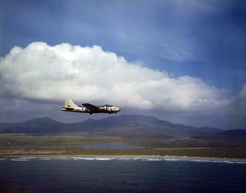 Fortress_IIA_220_Sqn_RAF_over_Hebrides_1943.jpg