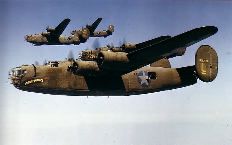B-24_Liberator_41-24226.jpg