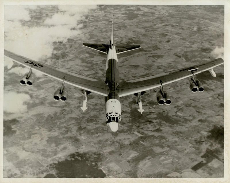B-52_Hound_Dog_v3.jpg