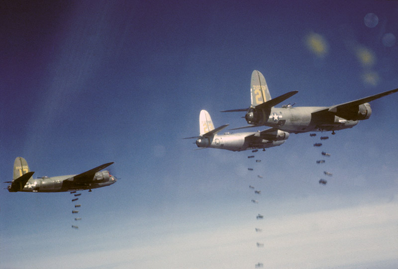 B26 dropping  bombs.jpg