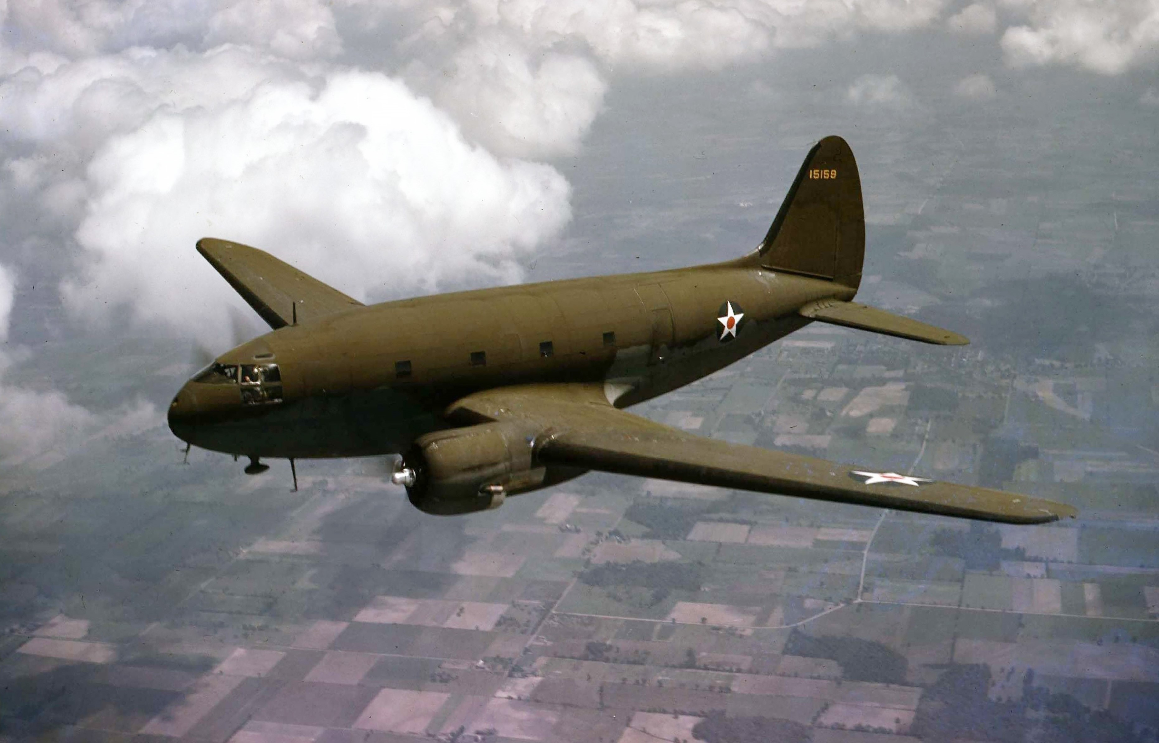 C-46_41-5159_1942_3~2.jpg