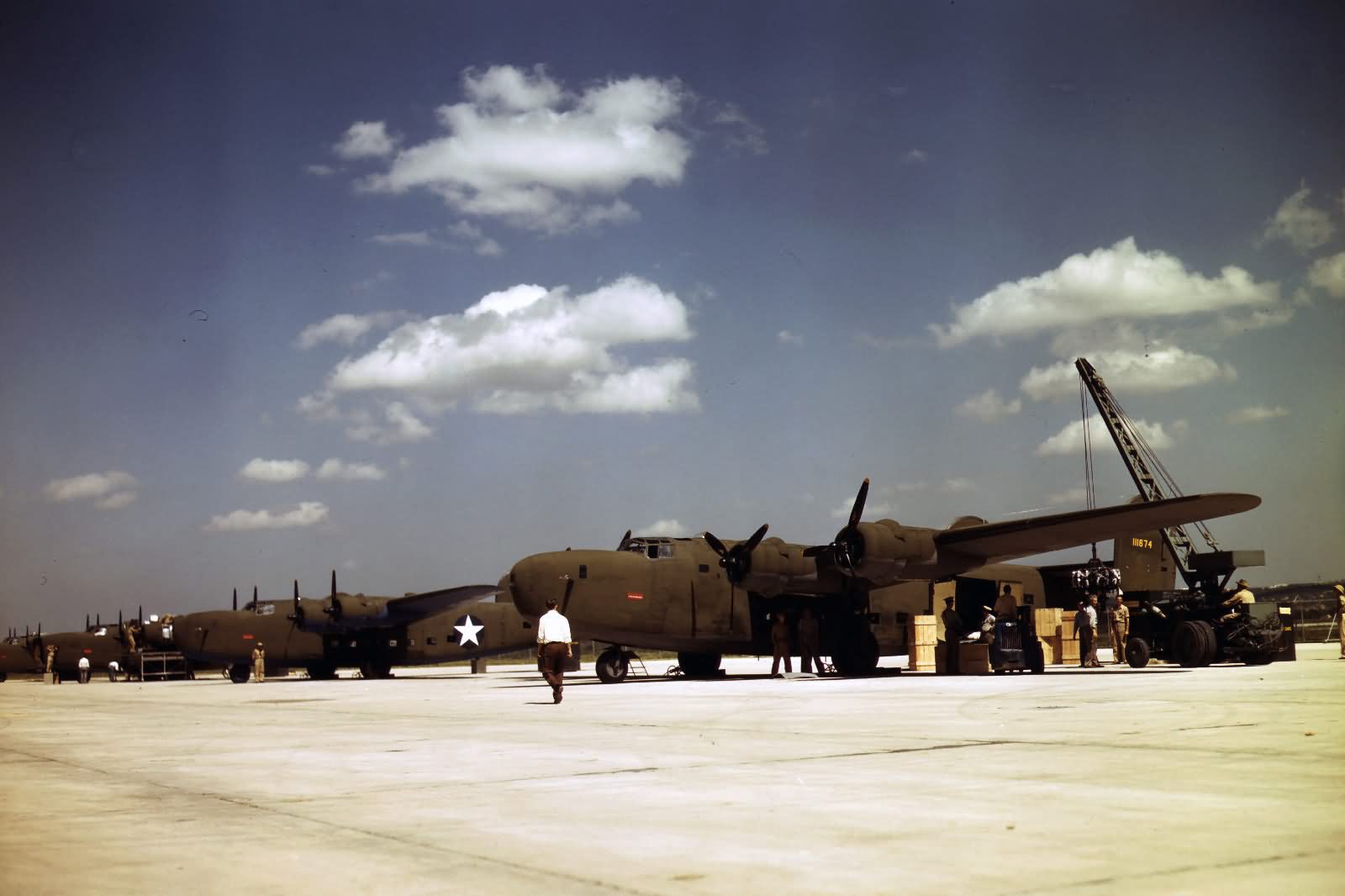 C-87_Liberator_Express_41-11674_Fort_Worth_Airfield_October_1942.jpg