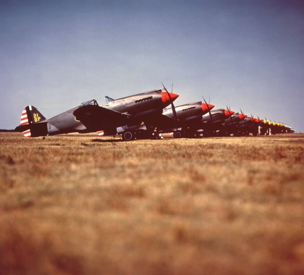 Curtiss P-40B's of the 8th Pursuit Group.png