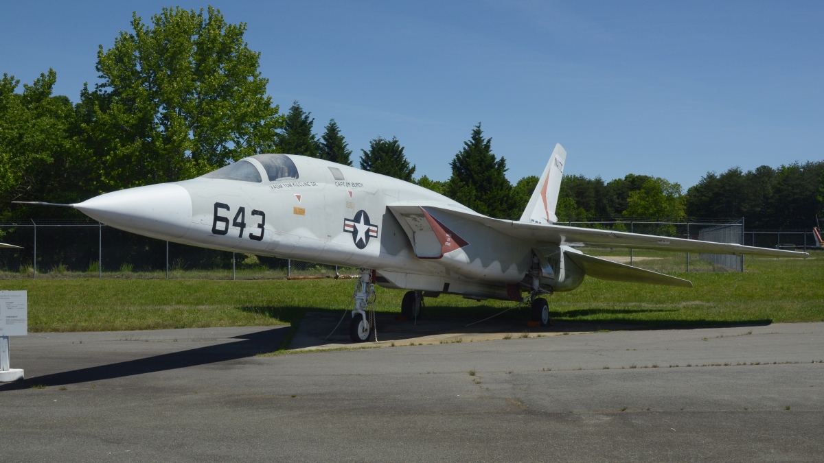 North American RA-5C Vigilante 156643 07.jpeg