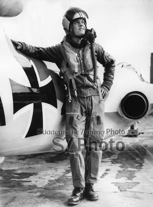 Pilot German Air Force 1958.jpg