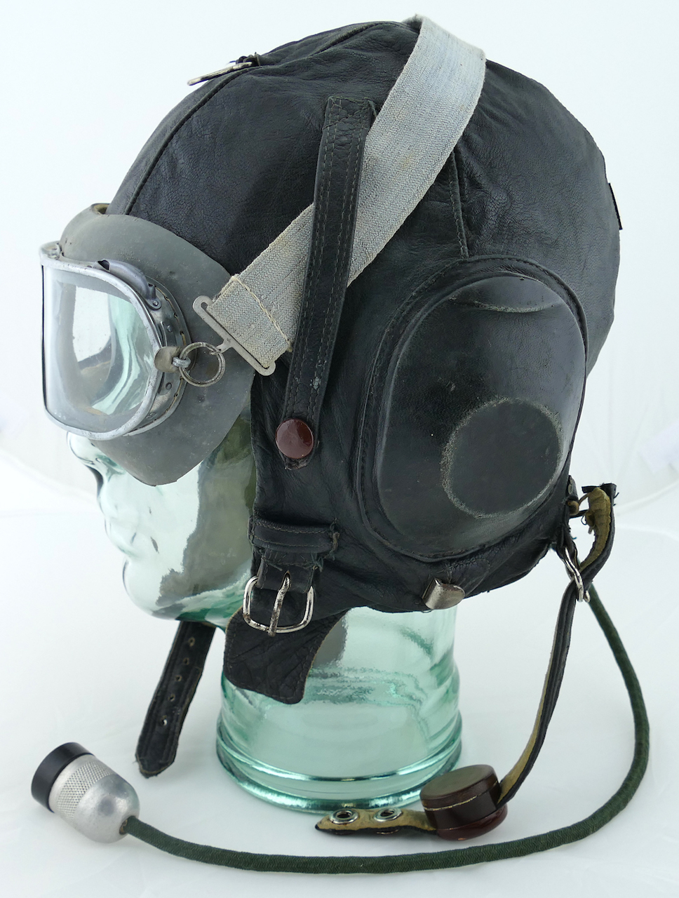 soviet_WWII_leather_flight_helmet_with_goggles_2.jpg