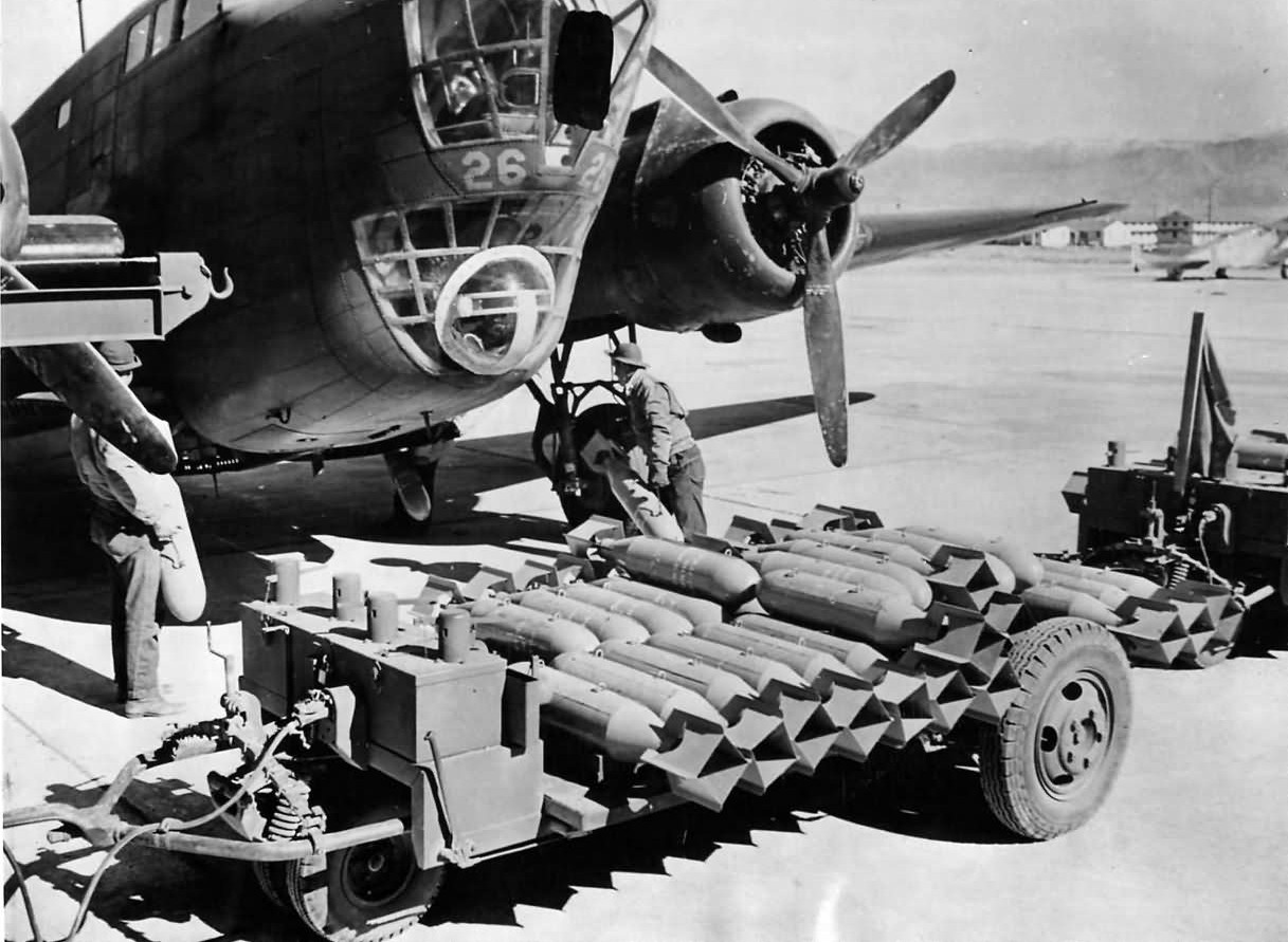 U.S._Cadet_Bombardiers_with_B-18_Bolo_at_Albuquerque_Flying_School_1942~2.jpg