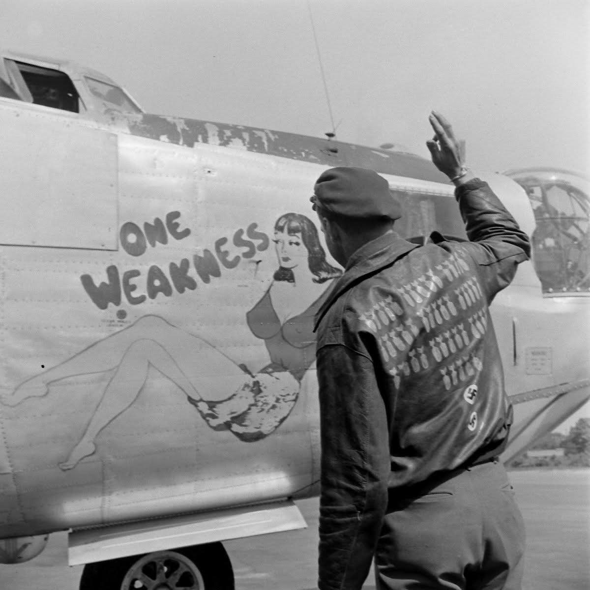 USAAF B-24 crewman says goodbye to his B-24.jpg