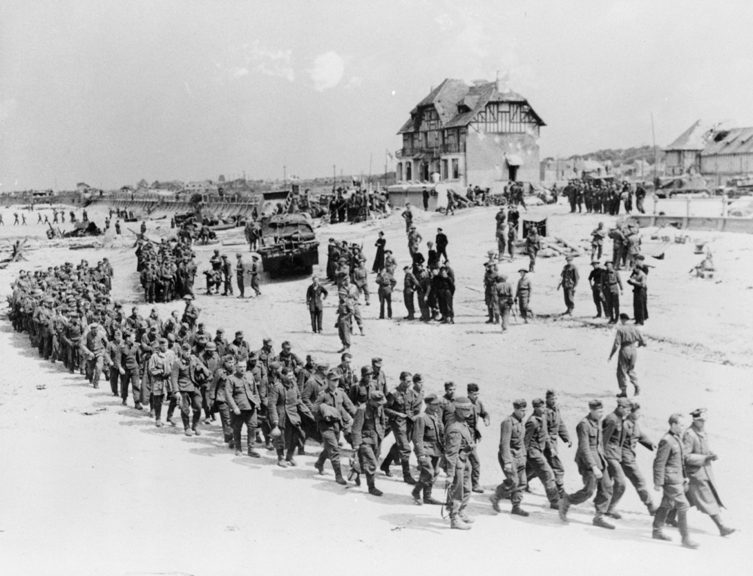 WWII in Black and White DDAY_05.jpg