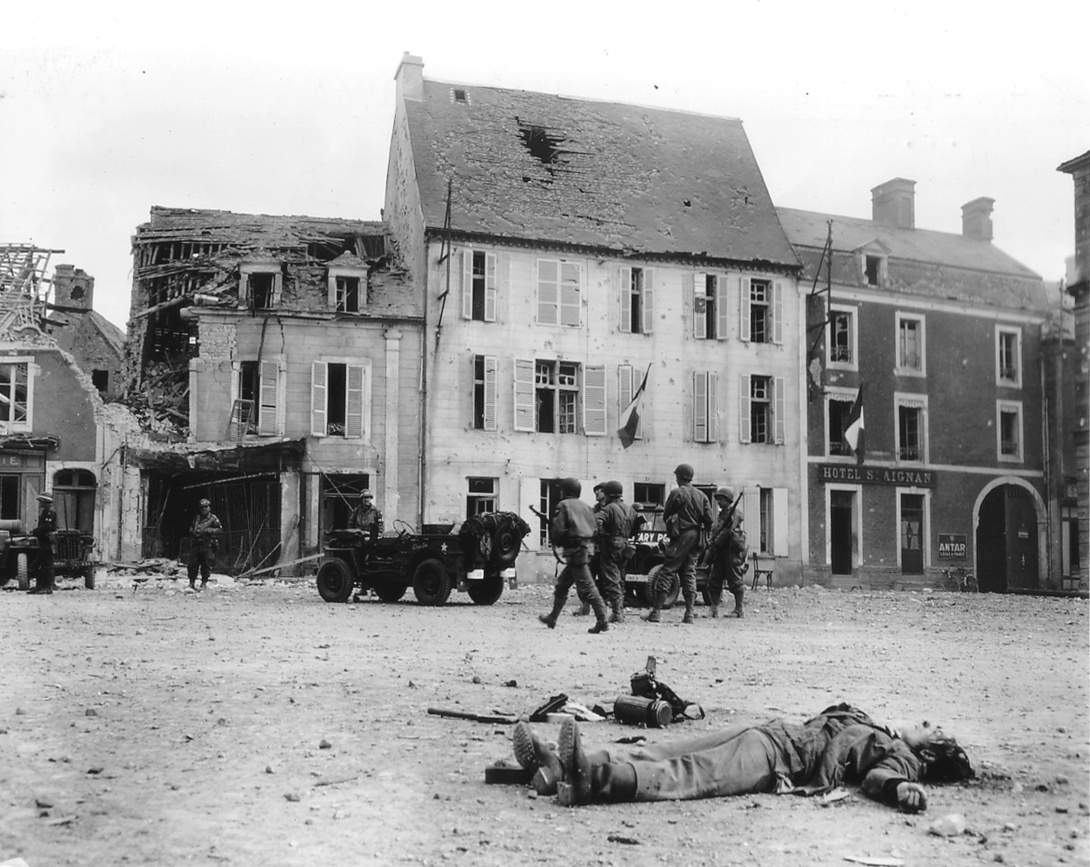 WWII in Black and White DDAY_08.jpg